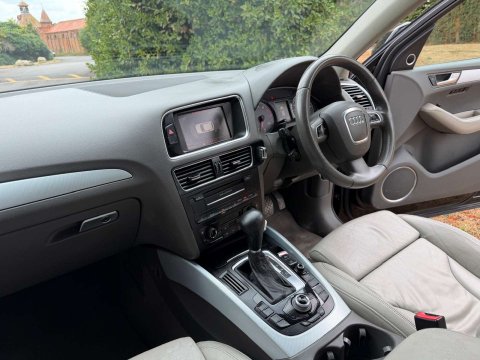 Audi Q5 3.2 v6 Petrol Auto (ulez) 14