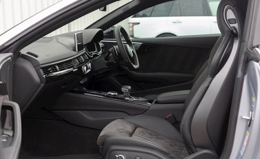 Audi RS5 Coupé Sport Edition 13