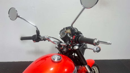 Triumph Bonneville SE 2013 7K NEW MOT INCREDIBLE CONDITION CUSTOM NAKED BIKE 865CC 32