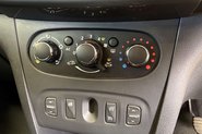 Dacia Sandero 1.5 dCi Laureate Hatchback 5dr Diesel Manual Euro 5 (90 ps) 45