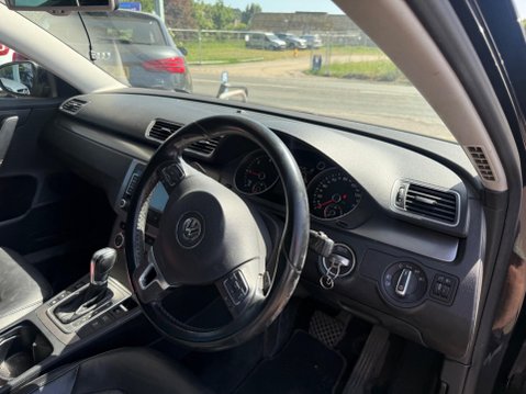 Volkswagen Passat 2.0 TDI BlueMotion Tech Executive DSG Euro 5 (s/s) 5dr 10