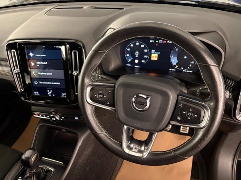 Volvo XC40 2.0 D3 R-Design Euro 6 (s/s) 5dr 11
