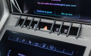 Lamborghini Urus PERFORMANTE 30