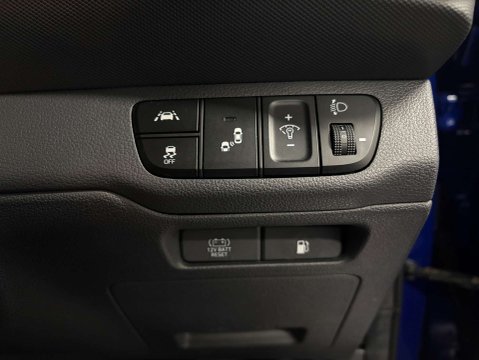 Hyundai IONIQ 1.6 IONIQ Premium SE FHEV Semi-Auto 5dr 17