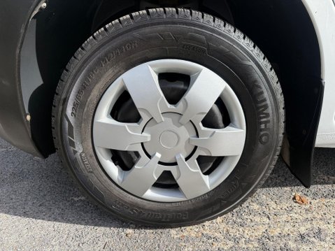Nissan NV400 DCI TEKNA L2H2 14