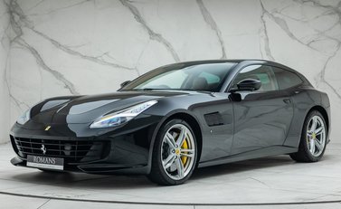 Ferrari GTC4 Lusso V12 1