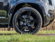 Land Rover Defender P400e XS Edition 6