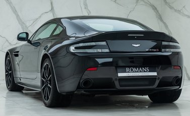 Aston Martin V12 Vantage S Coupe 9