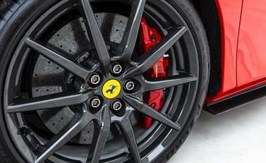 Ferrari F8 Tributo Spider 32