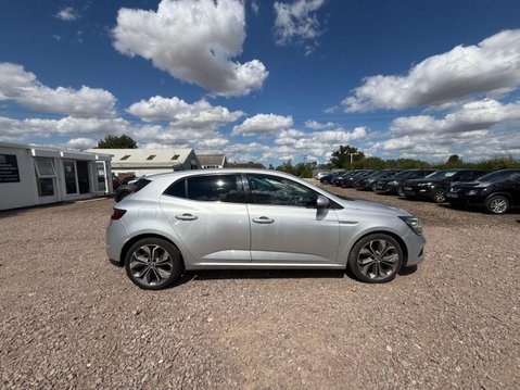 Renault Megane 1.6 dCi Signature Nav Hatchback 5dr Diesel Manual Euro 6 (s/s) (130 ps) 8