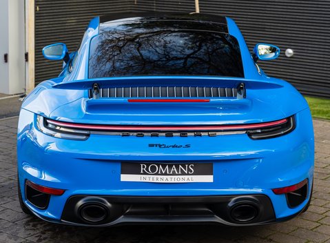 Porsche 911 Turbo S (992) 4