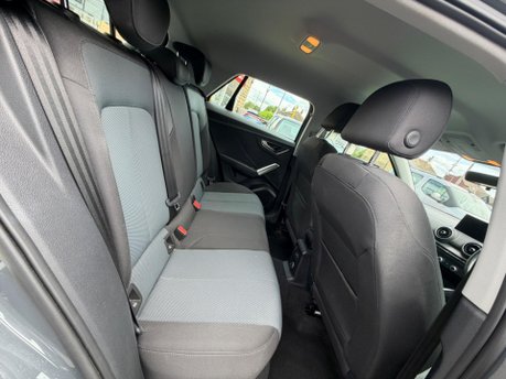 Audi Q2 TFSI SE 11