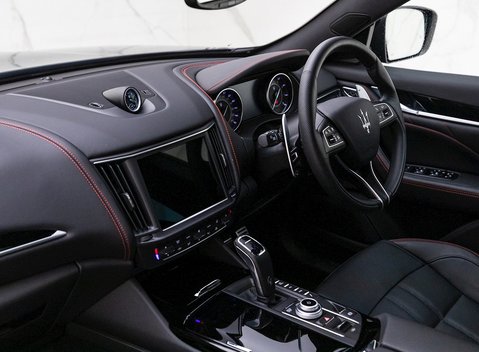 Maserati Levante GranSport Sportivo X Special Edition 15