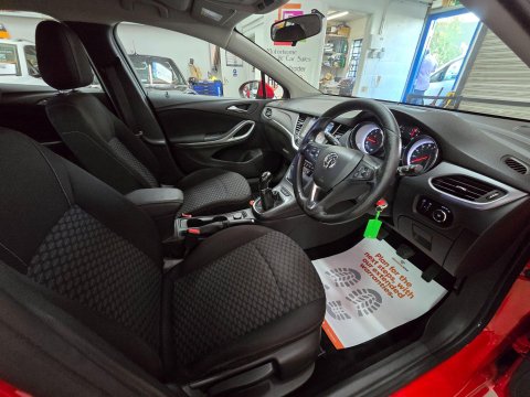 Vauxhall Astra 1.0i Turbo ecoFLEX Tech Line Euro 6 (s/s) 5dr 35