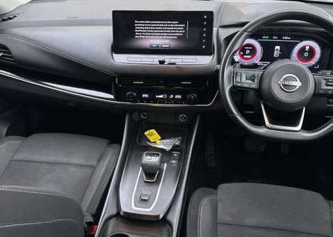 Nissan Qashqai 1.3 DIG-T MHEV N-Connecta SUV 5dr Petrol Hybrid XTRON Euro 6 (s/s) (158 ps) 8