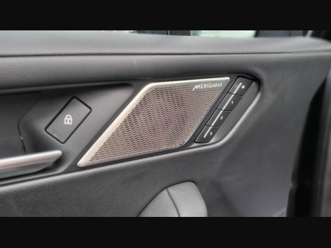 Jaguar I-Pace BLACK 42