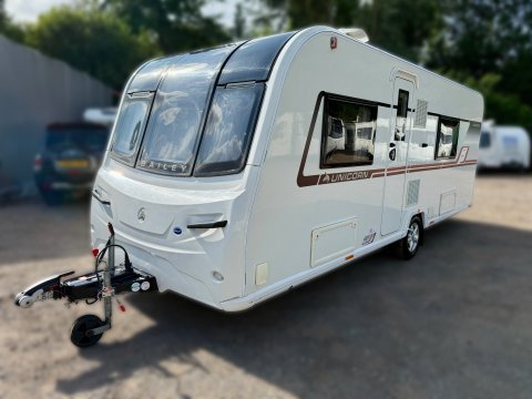 Bailey Unicorn Valencia 1