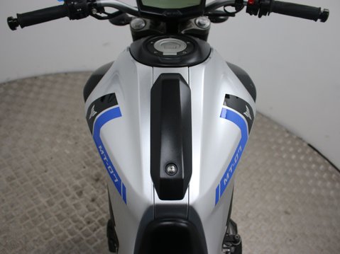 Yamaha MT-07 32