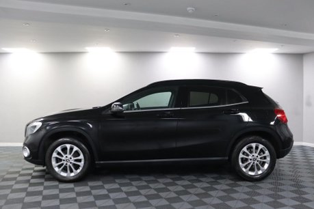 Mercedes-Benz GLA GLA 200 SE 18