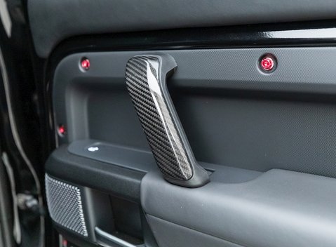 Land Rover Defender 110 V8 P525 URBAN XRS 29