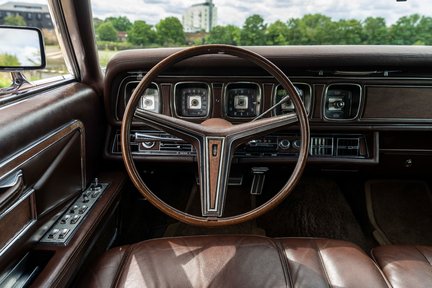 Lincoln Continental Mk III 21