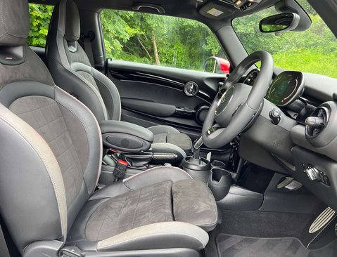 Mini Hatch 2.0 John Cooper Works Auto 3dr 18