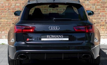 Audi RS6 Avant Performance 5