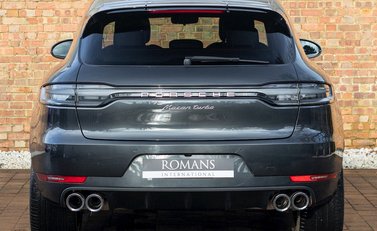 Porsche Macan Turbo 5