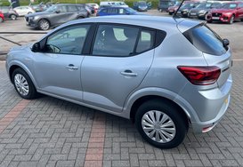 Dacia Sandero COMFORT 1.0 TCE AUTOMATIC 5 DOOR 10