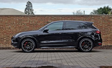 Porsche Cayenne GTS 5