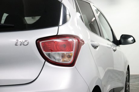 Hyundai i10 PREMIUM 23