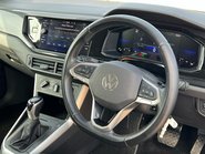 Volkswagen Polo LIFE TSI DSG 10