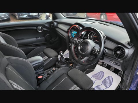 Mini Hatch COOPER SPORT 2