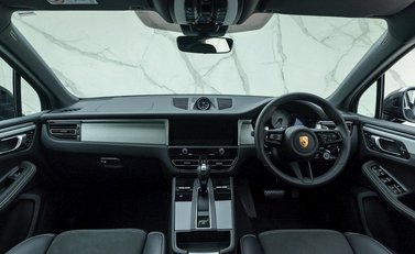 Porsche Macan GTS 17