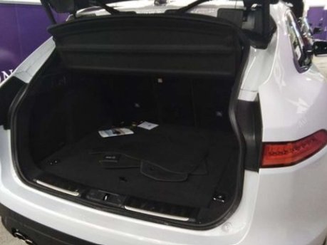 Jaguar F-Pace 2.0 F-Pace Chequered Flag AWD D Auto 4WD 5dr 13