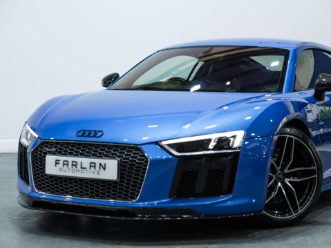 Audi R8 5.2 FSI V10 Coupe 2dr Petrol S Tronic quattro Euro 6 (s/s) (540 ps) 18