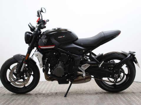 Triumph Trident TRIDENT 660 8