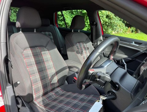 Volkswagen Golf 2.0 Golf GTi TSi Semi-Auto 5dr 18