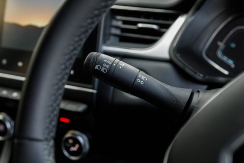 Renault Captur TECHNO E-TECH 16