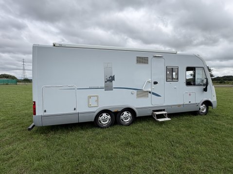 Niesmann and Bischoff Arto 74L 6 berth, large garage, tag axle, Niesmann Bischoff 28