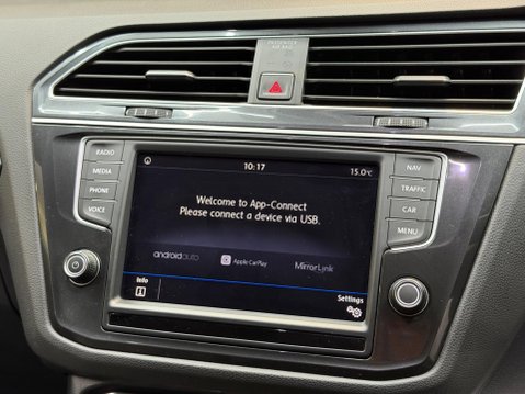 Volkswagen Tiguan 2.0 TDI BlueMotion Tech R-Line Euro 6 (s/s) 5dr 76