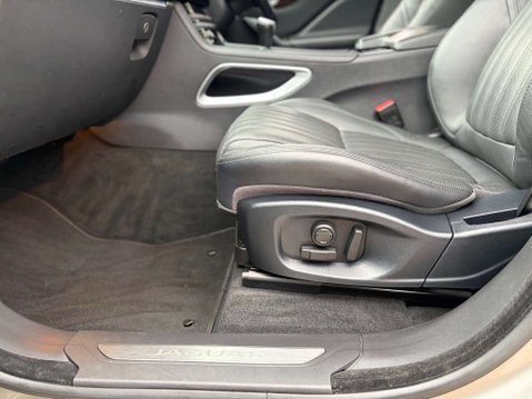Jaguar F-Pace 2.0 F-PACE Portfolio AWD D 4WD 5dr 71