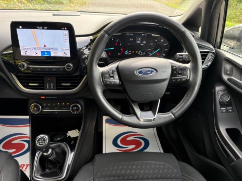Ford Fiesta TITANIUM 2