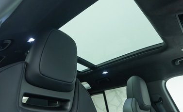 Land Rover Defender 110 OCTA 16