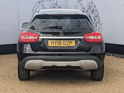 Mercedes-Benz GLA GLA200 SE 8