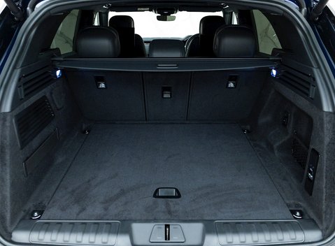Land Rover Range Rover Sport P440e Dynamic SE 30