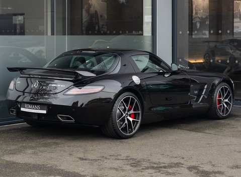 Mercedes-Benz SLS AMG GT FINAL EDITION 4