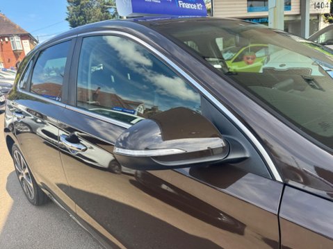 Hyundai i30 1.6 CRDi Blue Drive Premium Euro 6 (s/s) 5dr 13
