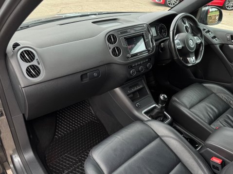 Volkswagen Tiguan 2.0 TDI BlueMotion Tech R-Line Edition 4WD Euro 6 (s/s) 5dr 17