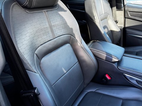 Jaguar F-Pace R-DYNAMIC HSE BLACK 87